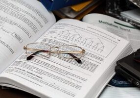 tax, paperwork, accounting-739107.jpg